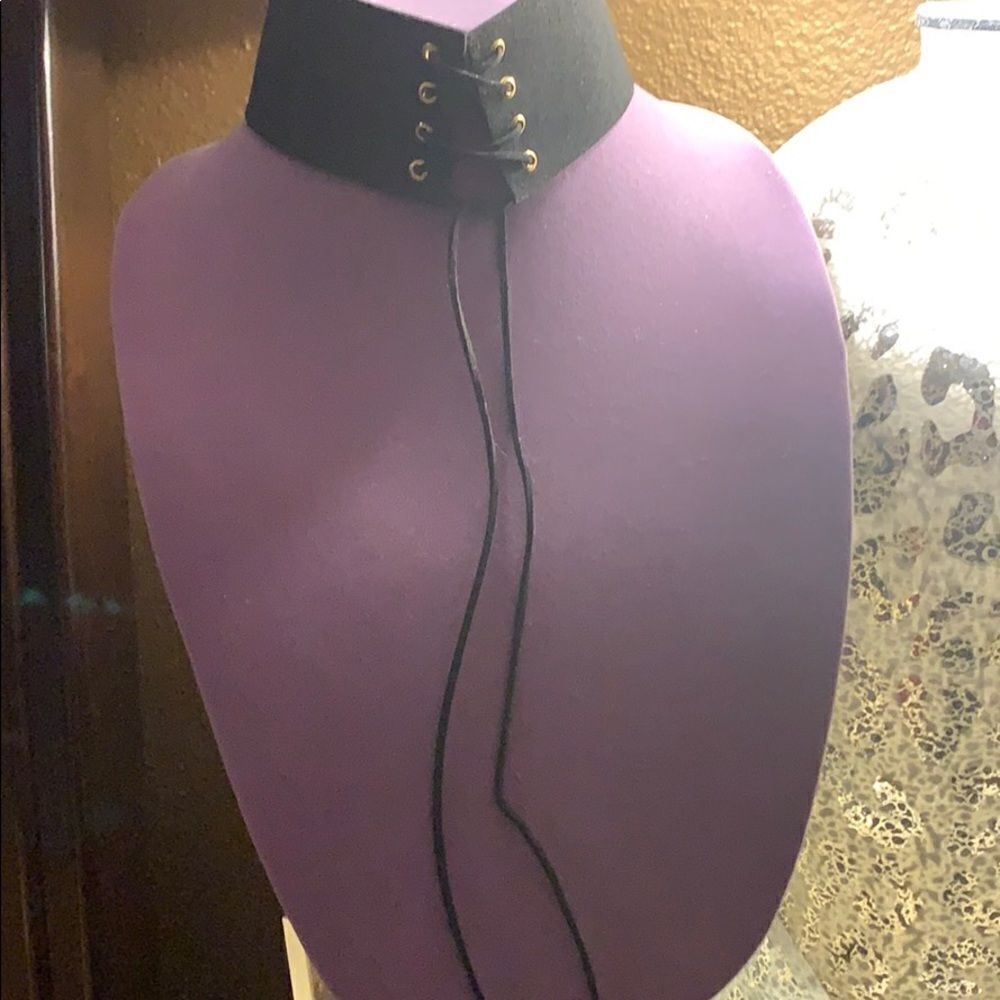 Faux suede choker   - Picture 3 of 5
